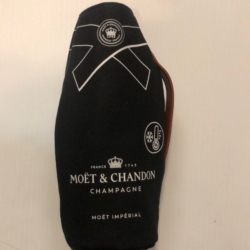 Moët & Chandon Champagne Isotherm Suit Bottle Coozie Cool Jacket Carrying Case